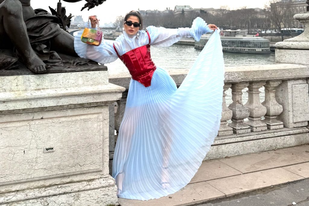 The image displays Asha Raval (@ashamode_). Copyright Asha Raval (@ashamode_).