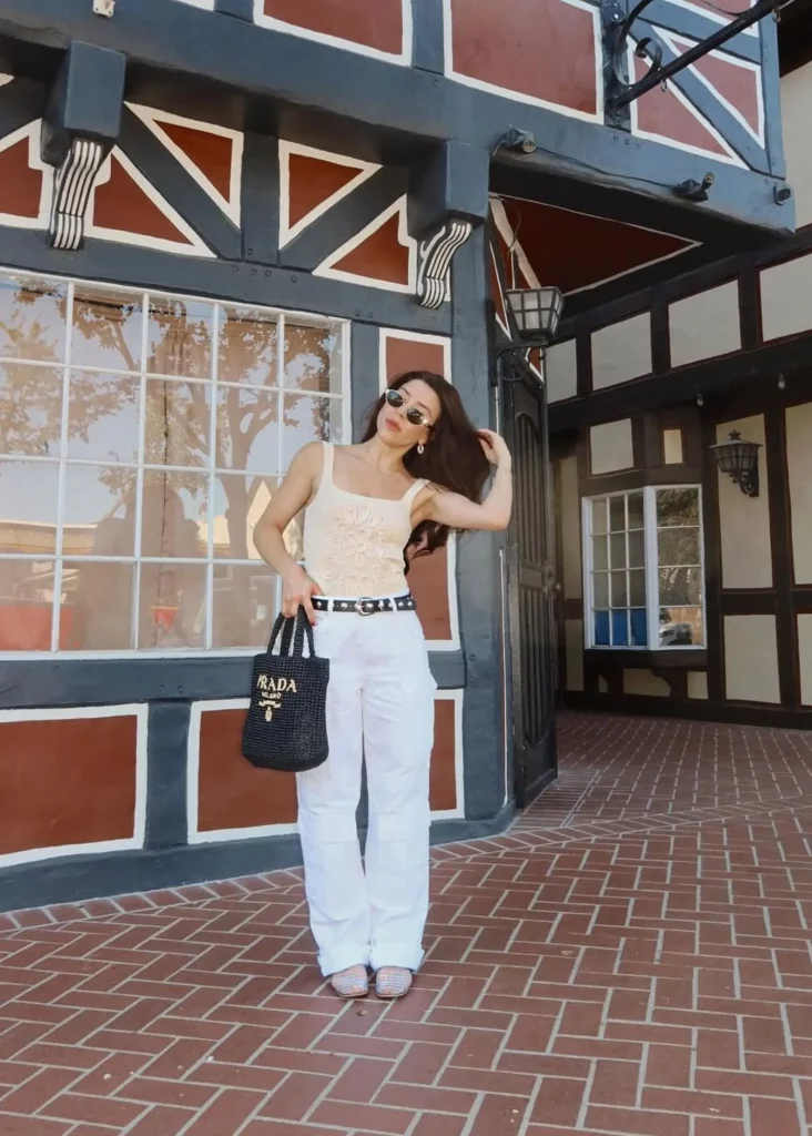 The image displays Tara Katchur (@tarakatchur). Copyright Tara Katchur (@tarakatchur).