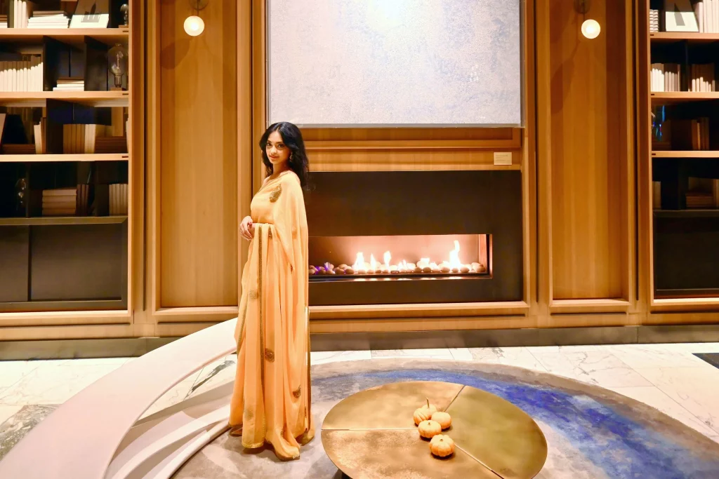 The image displays Immpana Srri (@immpana_srri). Copyright Immpana Srri (@immpana_srri).